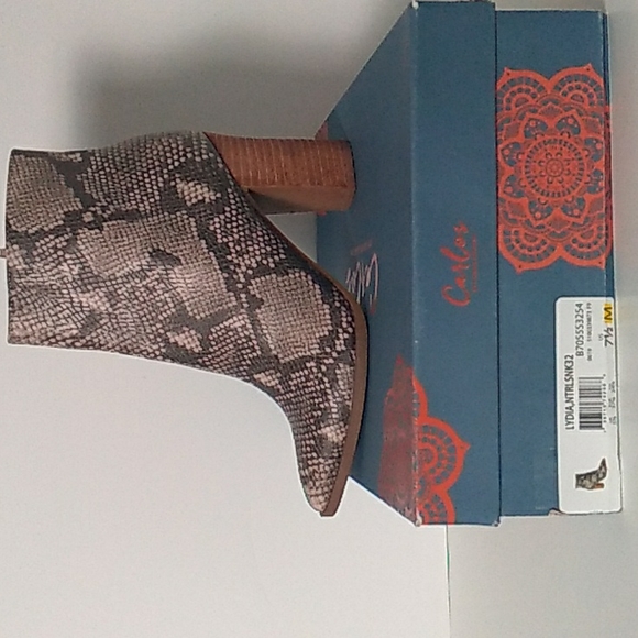 Carlos Santana Ankle Snakeskin Boots Women's 7.5M - Picture 8 of 8